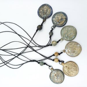 spominki iz gline, pottery art, situle, kamniška veronika, lončenka povodni mož in urška