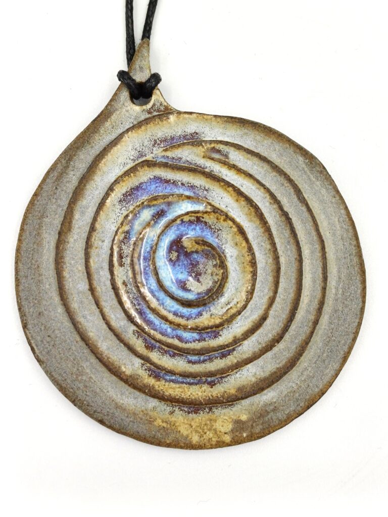 Lunin labirint v glini, pottery art, značilnosti labirinta občutij