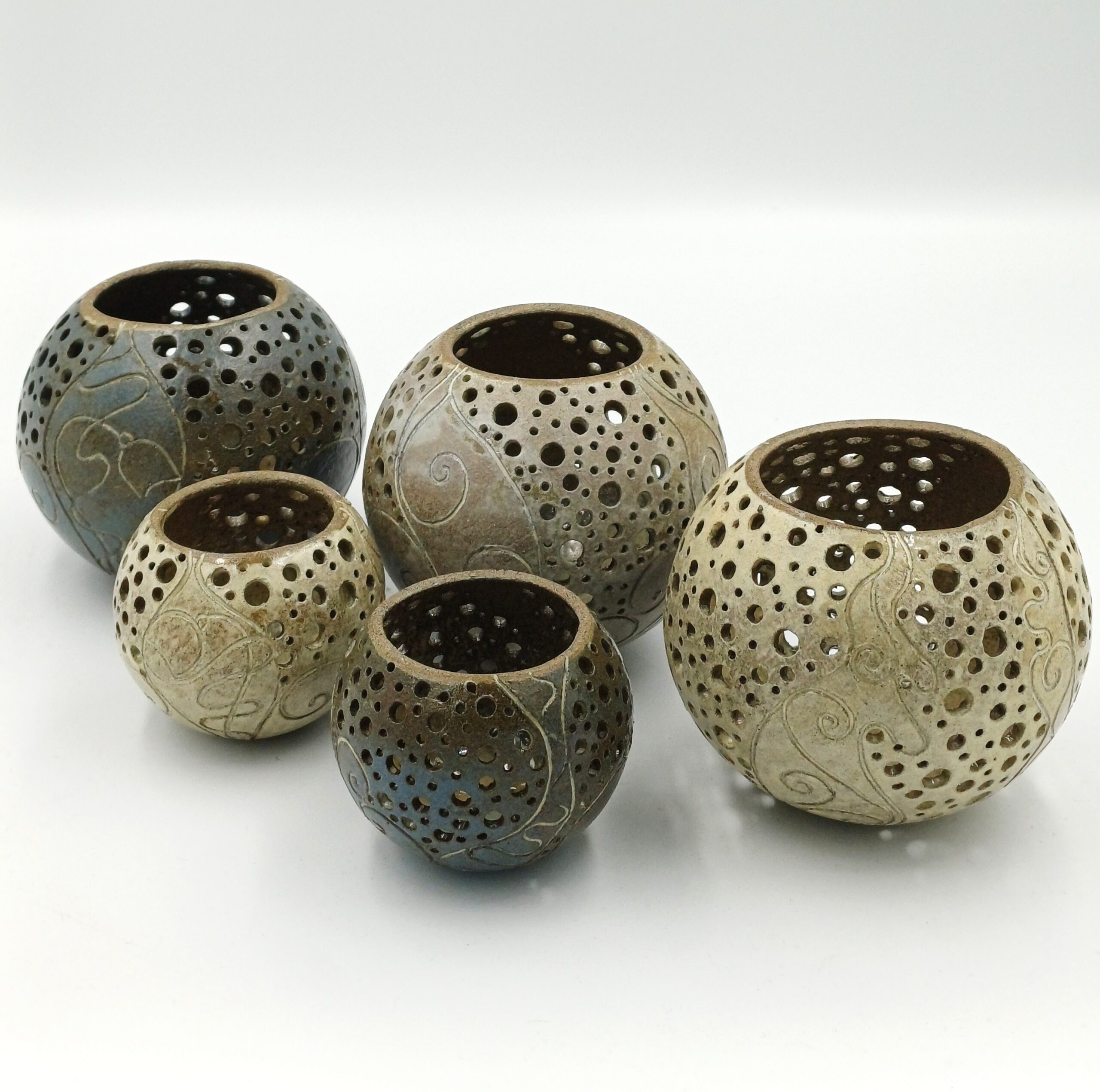 Mala glinena krogla-svečnik - slika 3