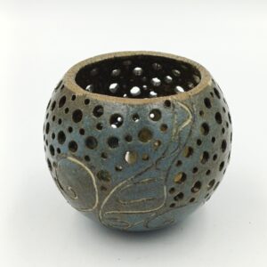 mala glinena krogla-svečnik, pottery art, unikatna mala kroglica iz gline-svečnik