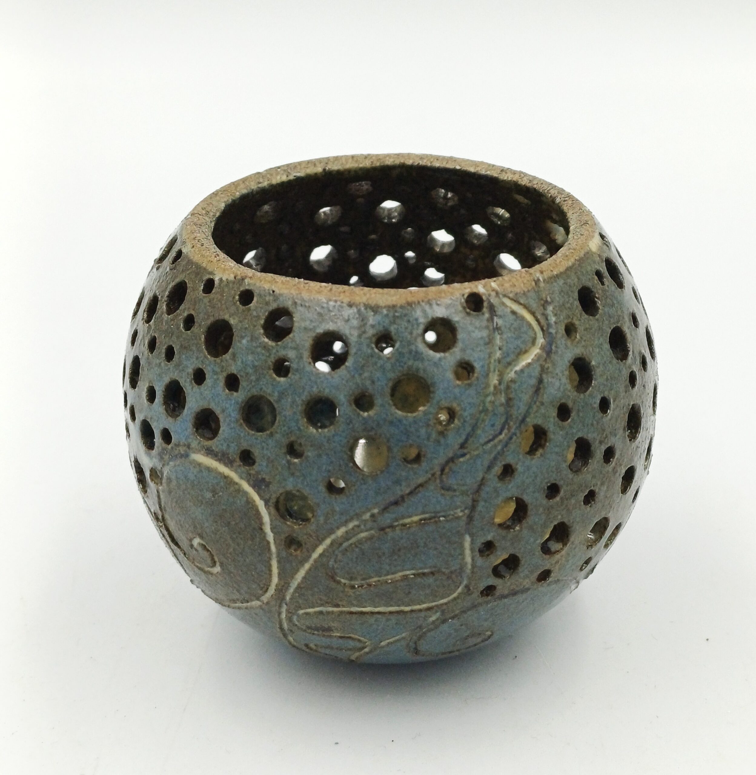 mala glinena krogla-svečnik, pottery art, unikatna mala kroglica iz gline-svečnik