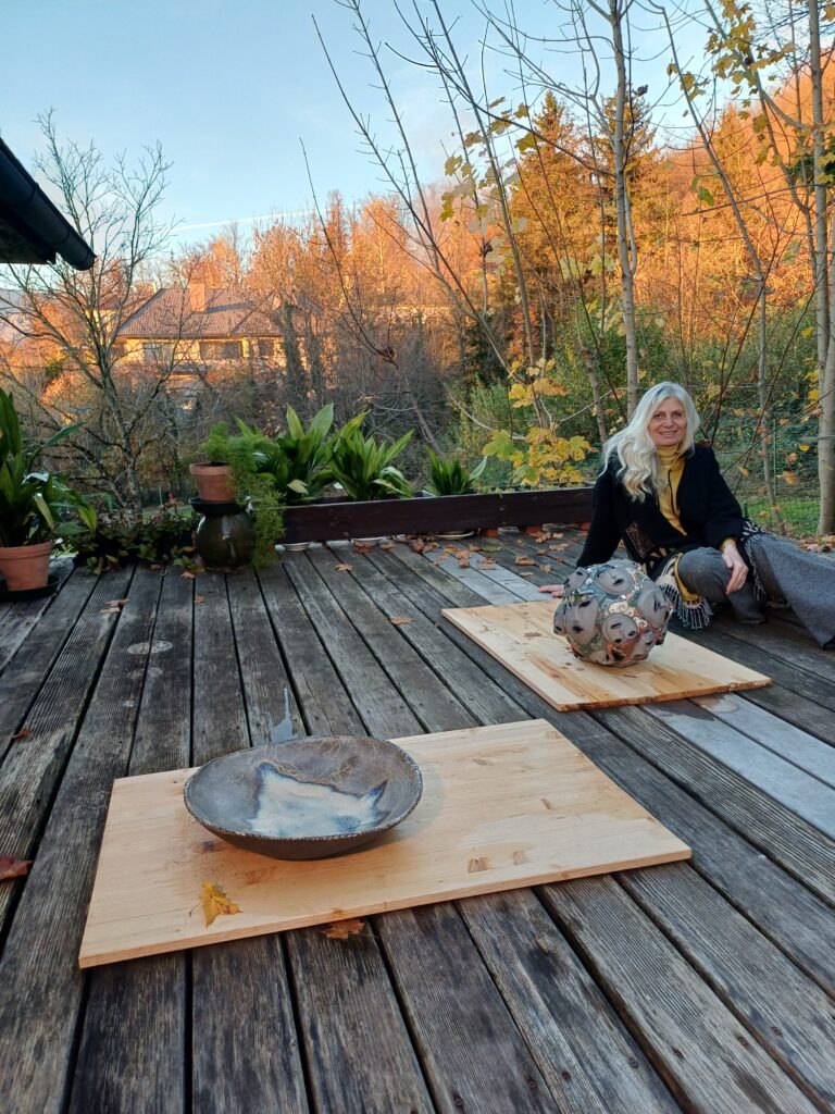 pop up prodajna razstava keramike, odprtje razstave 30 let pozneje, delavnica ustvarjanje na lončarskem vretenu, pogovor z ustvarjalko Polono Zajc