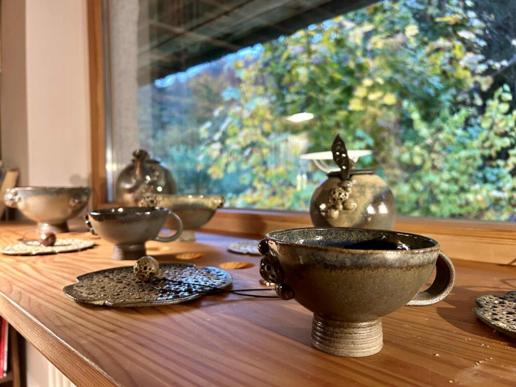 pop up prodajna razstava keramike, odprtje razstave 30 let pozneje, delavnica ustvarjanje na lončarskem vretenu, pogovor z ustvarjalko Polono Zajc