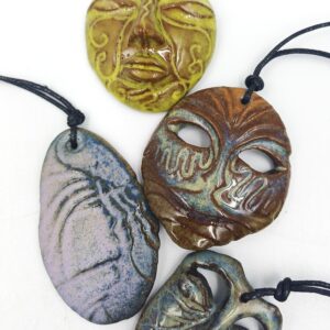 glinen nakit obrazi, pottery art, obrisi in izrazi obrazov v glini