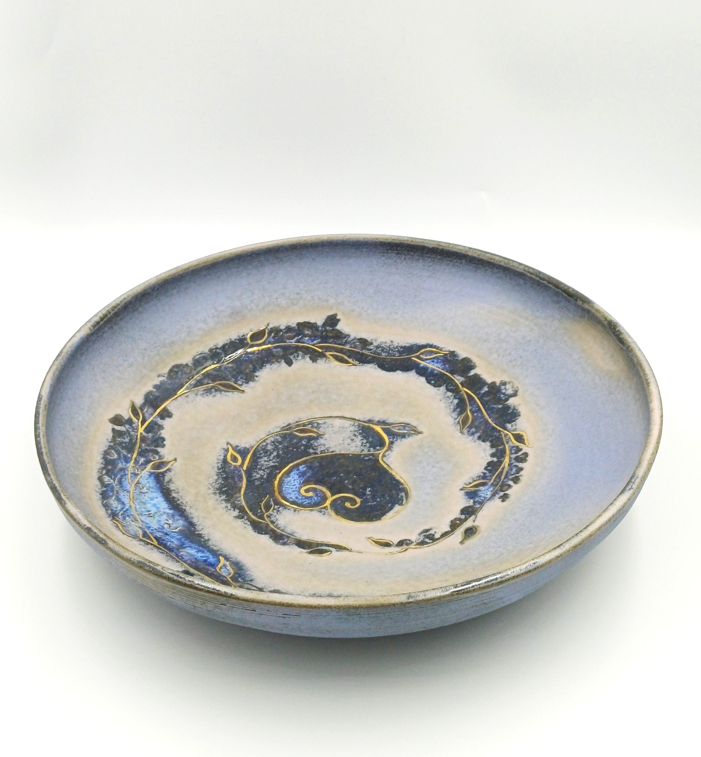 glinena skleda z zlatom, pottery art, skleda z zlatimi detajli